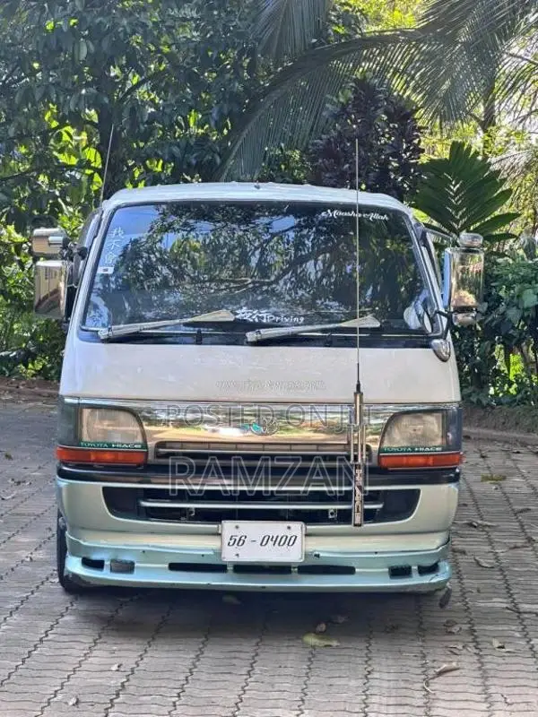 Toyota Dolphin 1991 Van (Used)