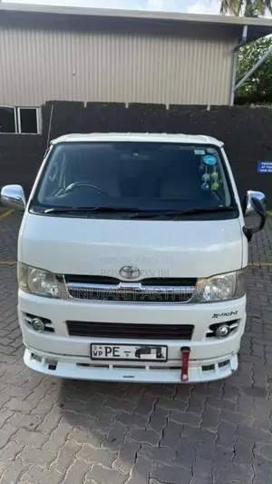 Toyota TRH 2008 Van (Used)