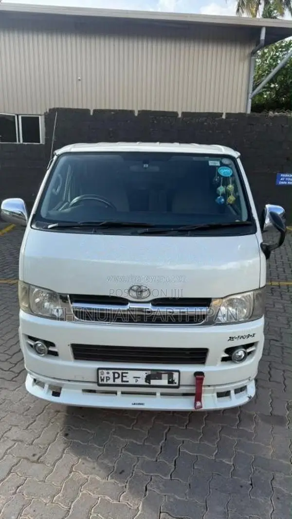 Toyota TRH 2008 Van (Used)