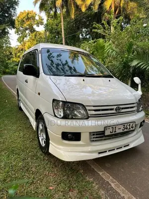 Toyota Noah CR41 2004 Van (Used)