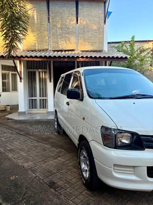 Toyota CR41 1996 Van (Used)
