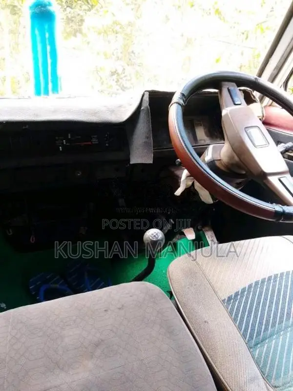 Toyota L H 30 1985 Van (Used)