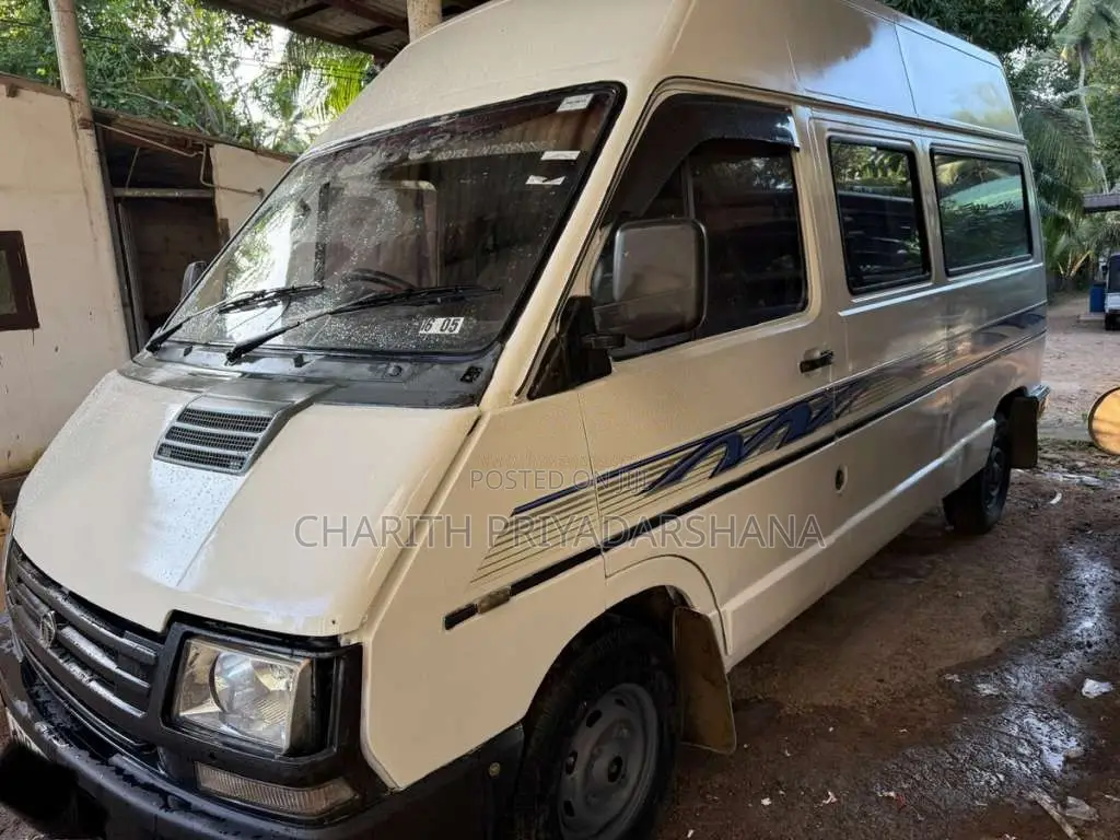 Tata Winger 2011 Van (Used)