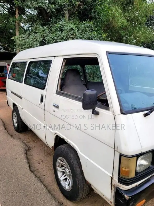 Toyota L3100 1984 Van (Used)