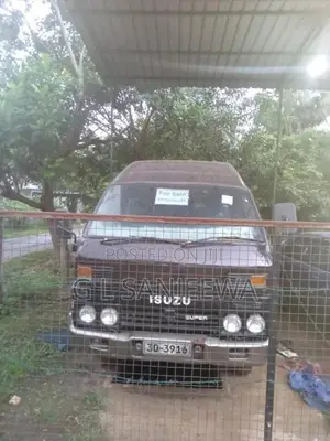 Isuzu ELF 1983 Van (Used)