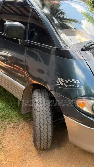 Toyota Estima 2003 Van (Used)