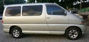 Toyota Regius 1999 Van (Used)