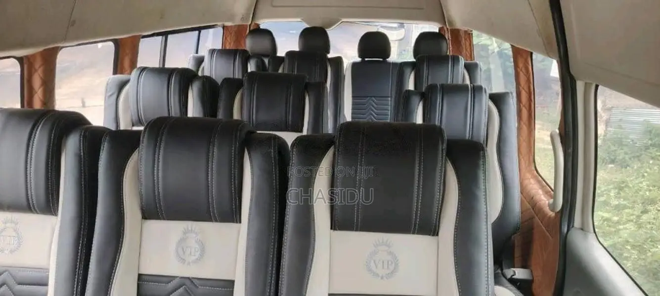 Toyota KDH 2013 Van (Used)
