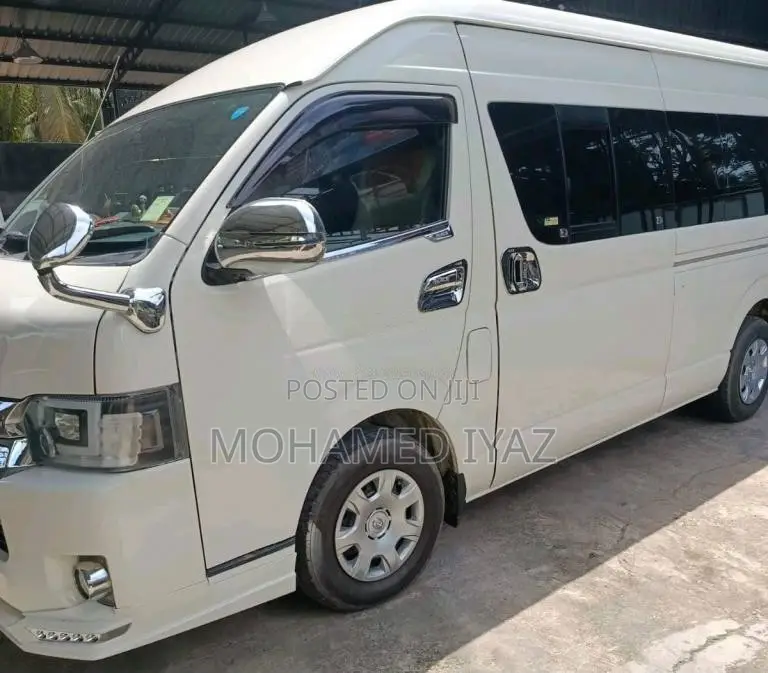 Toyota KDH High Roof 2005 Van (Used)