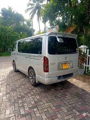 Toyota KDH 200 2007 Van (Used)