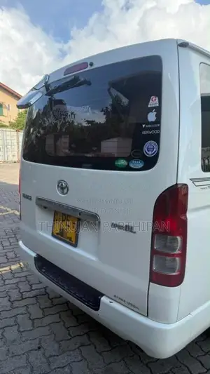 Toyota TRH 2008 Van (Used)