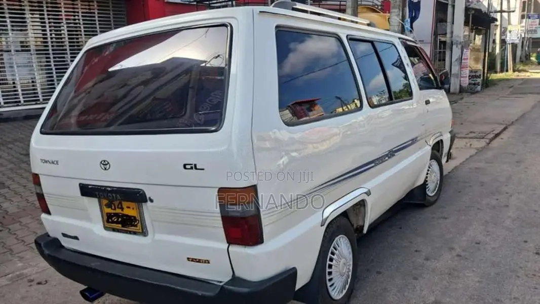 Toyota CR27 1991 Van (Used)