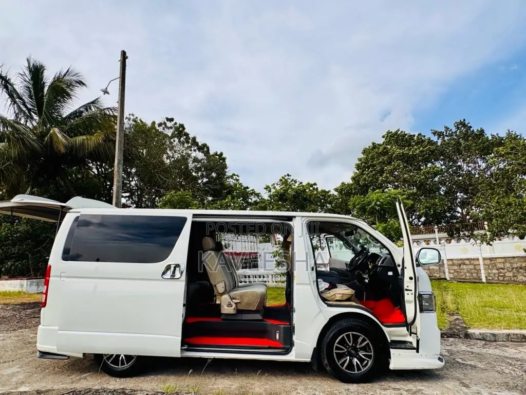 Toyota KDH 2008 Van (Used)