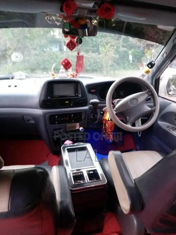 Toyota Noah KR42 2007 Van (Used)