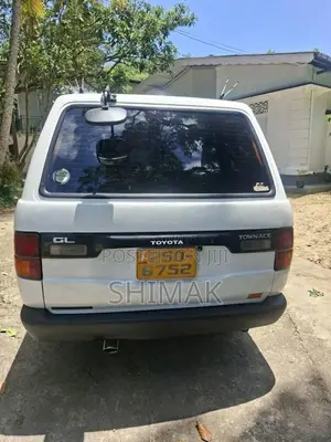 Toyota Lotto 1993 Van (Used)