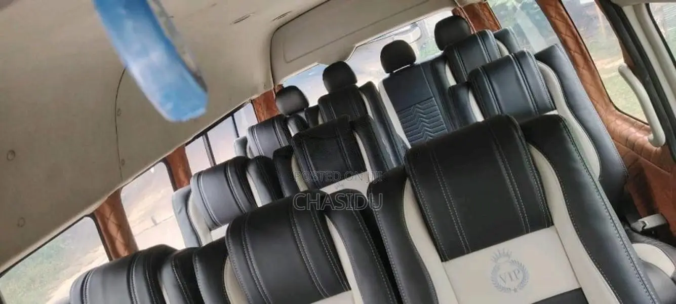 Toyota KDH 2013 Van (Used)