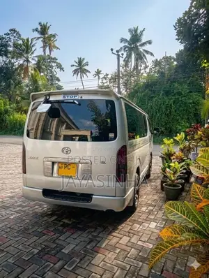 Toyota KDH 200 2007 Van (Used)