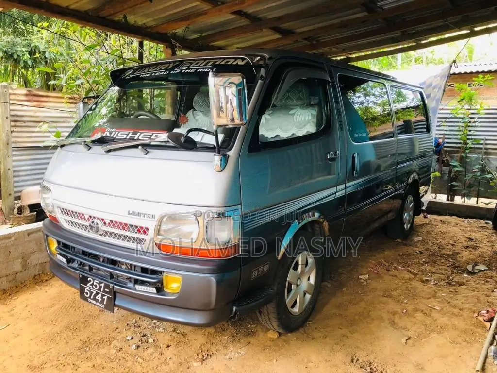 Toyota Dolphin 1994 Van (Used)