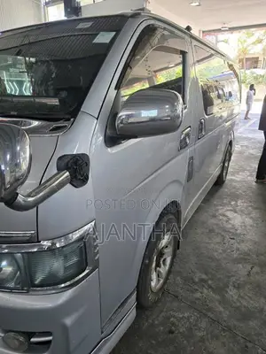 Toyota KDH SUPER LG 2005 Van (Used)