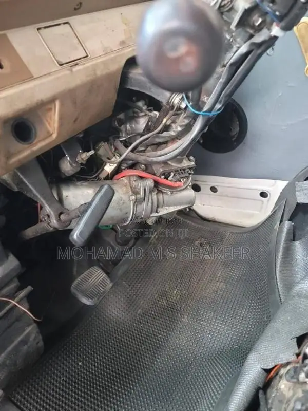 Toyota L3100 1984 Van (Used)