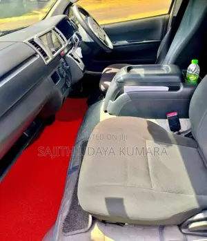 Toyota KDH 2016 Van (Used)