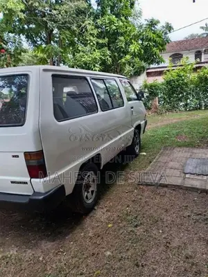 Toyota CR27 1989 Van (Used)