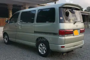 Toyota Regius 1999 Van (Used)