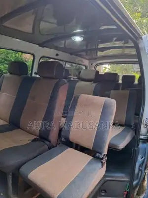 Toyota Dolphin 1995 Van (Used)