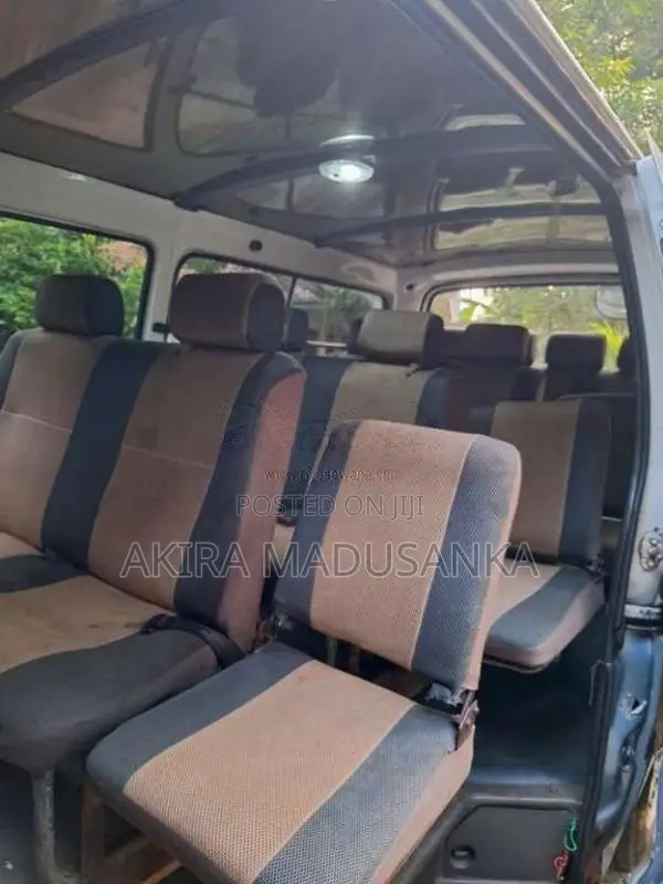 Toyota Dolphin 1995 Van (Used)