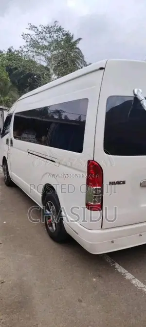 Toyota KDH 2013 Van (Used)