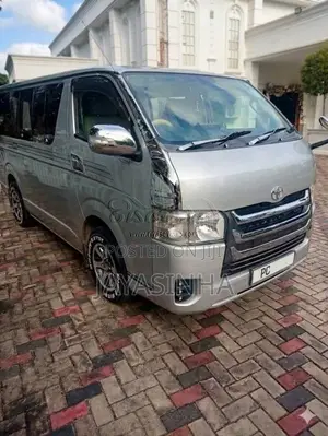 Toyota KDH 200 2007 Van (Used)