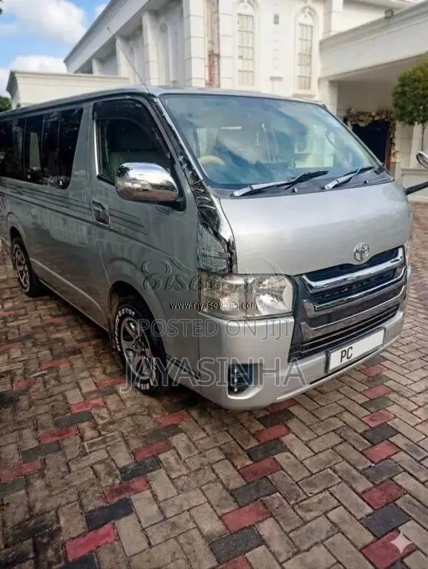 Toyota KDH 200 2007 Van (Used)