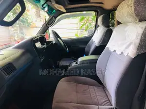 Toyota Dolphin 1994 Van (Used)