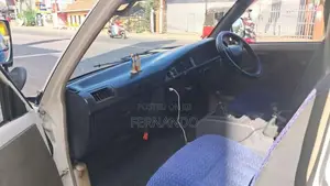 Toyota CR27 1991 Van (Used)