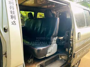 Toyota Hiace LH102 1990 Van (Used)