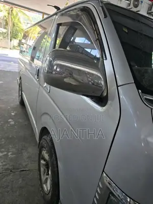 Toyota KDH SUPER LG 2005 Van (Used)