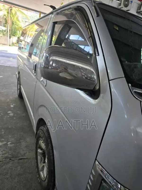 Toyota KDH SUPER LG 2005 Van (Used)