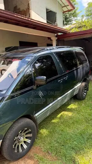 Toyota Estima 2003 Van (Used)