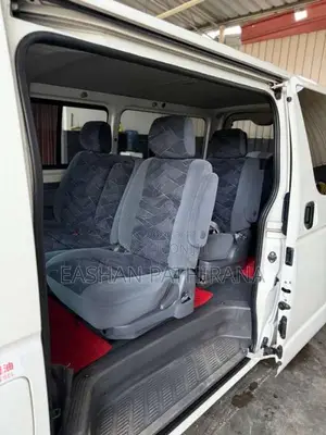 Toyota KDH 2012 Van (Used)