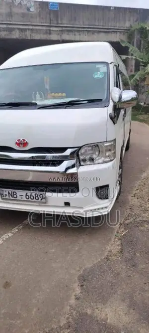 Toyota KDH 2013 Van (Used)