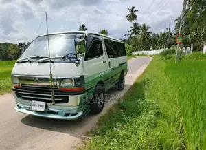Toyota Dolphin 1991 Van (Used)