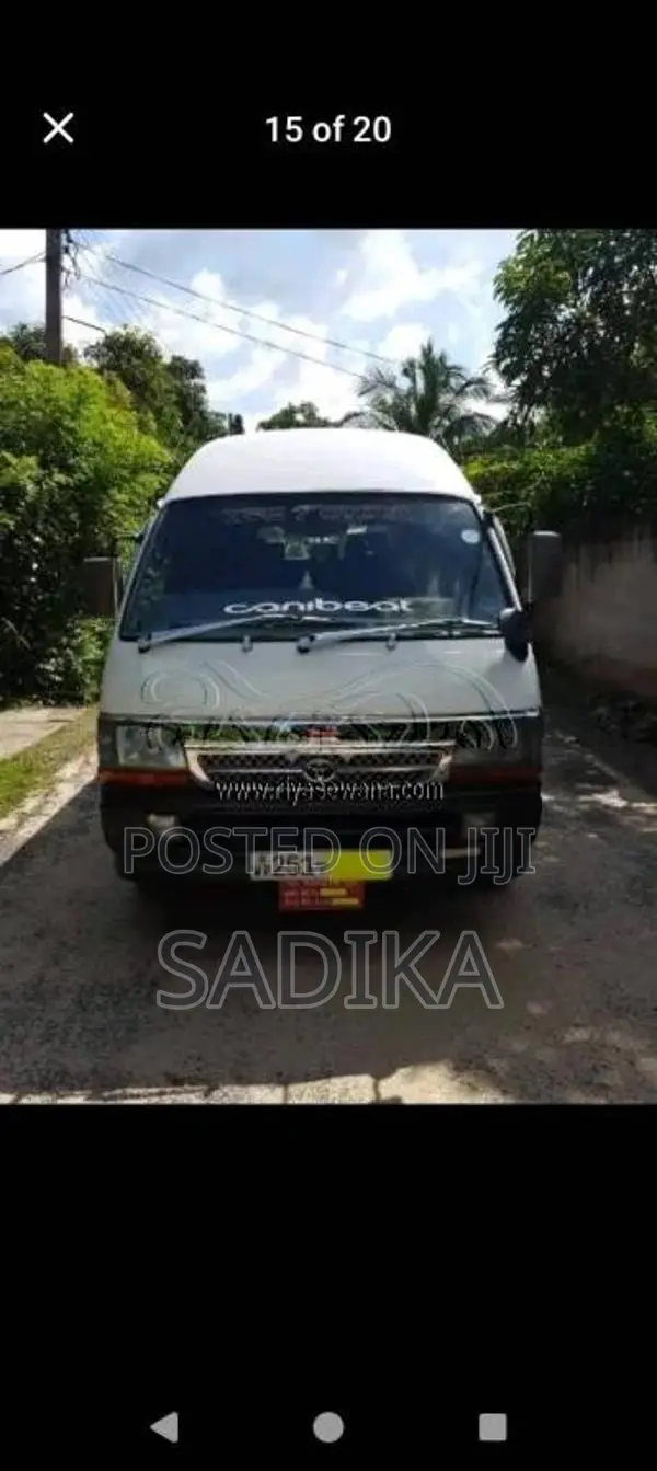 Toyota Dolphin 123 1995 Van (Used)