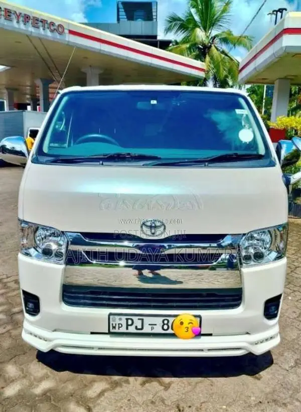 Toyota KDH 2016 Van (Used)
