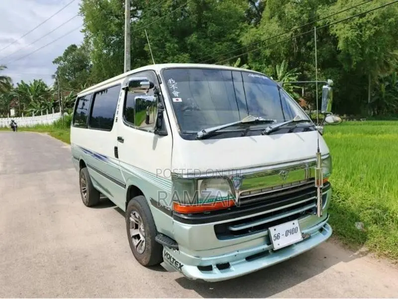 Toyota Dolphin 1991 Van (Used)