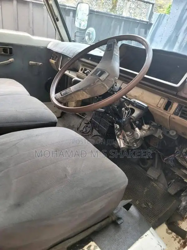 Toyota L3100 1984 Van (Used)