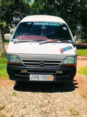 Toyota Dolphin 2010 Van (Used)