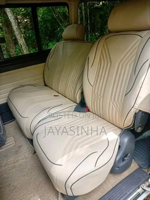 Toyota KDH 200 2007 Van (Used)