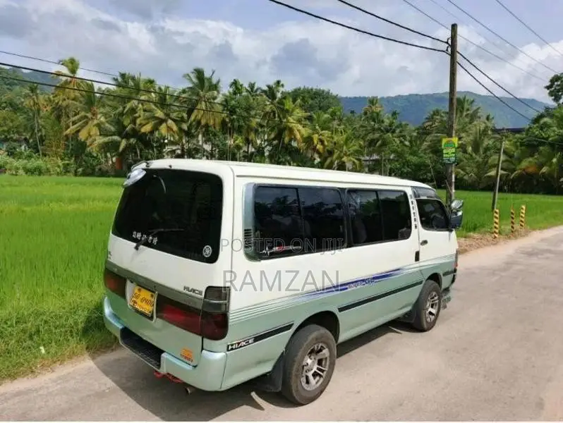 Toyota Dolphin 1991 Van (Used)