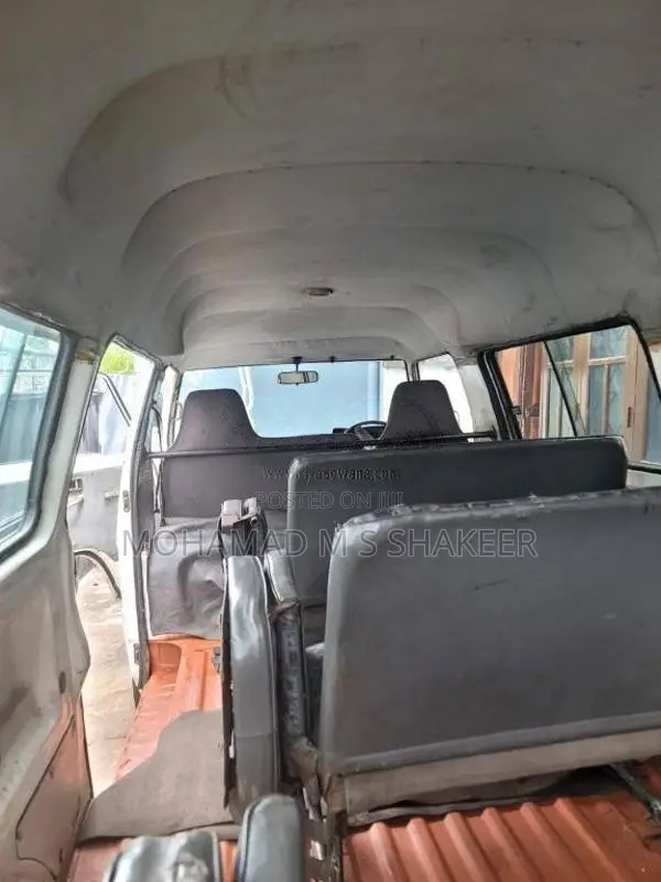 Toyota L3100 1984 Van (Used)