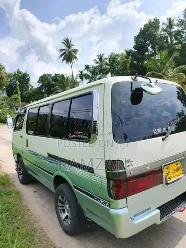 Toyota Dolphin 1991 Van (Used)